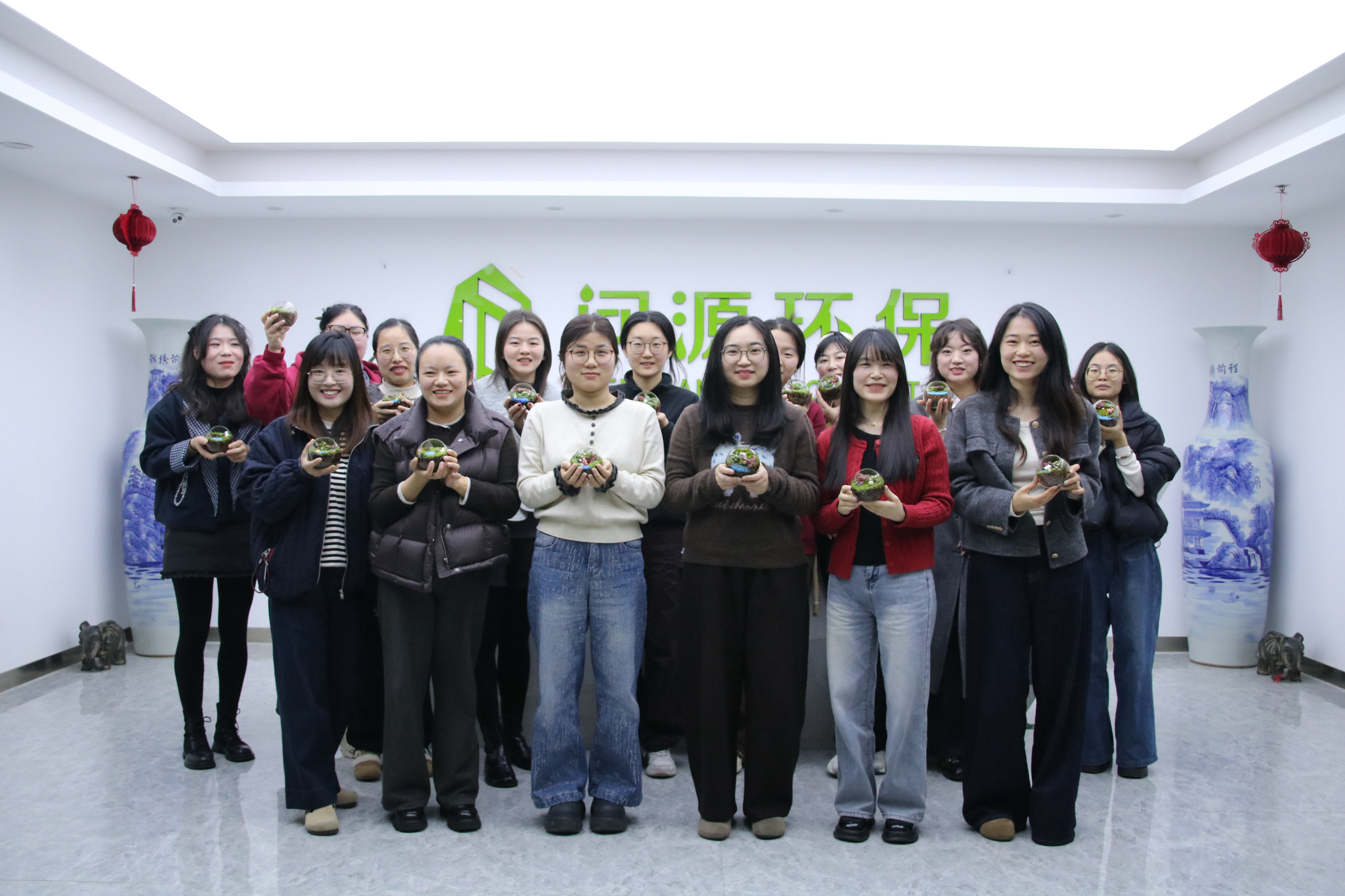 问源环保举办“指尖微世界·定制好时光”三八妇女节主题活动